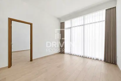 Premium Waterfront Living | Modern layout | Rented