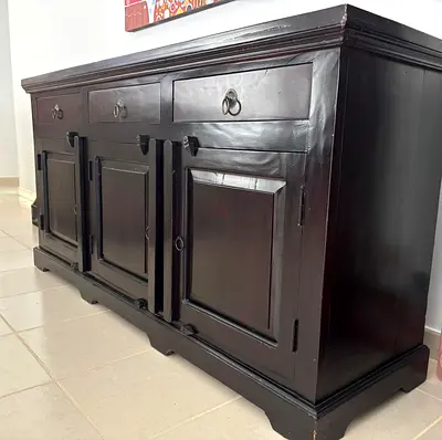 Solid Wood Cabinet
Was Dhs 2000
Now Dhs 650
Dropped to Dhs 550
Please what'sup +971581980676