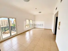 Spacious 1BR | Vacant | Closed Kitchen | Balcony