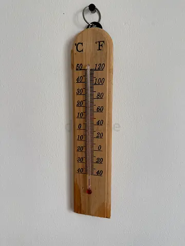 Wooden Wall Thermometer (Celsius/Fahrenheit) - with hook