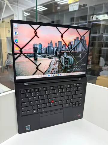 Lenovo Thinkpad X1 Carbon Gen 9 Intel core i7 11th Gen 16/512