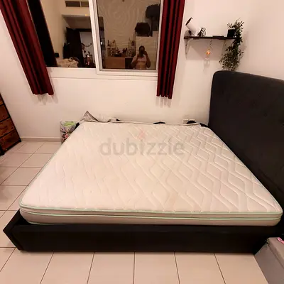 Queen-size Cooltech mattress in good used condition