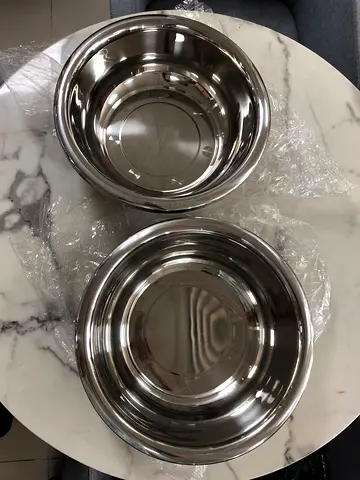 Set of 2 Stainless Steel Mixing / Serving Bowls - Like New [32 cm]
