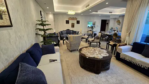 🏡✨ فرصة مميزة لامتلاك فيلا عصرية في منطقة المستدامة!