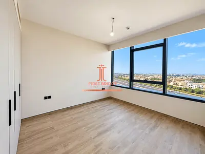 Low Floor | Skyline & SMBZ View | Closed Kitchen