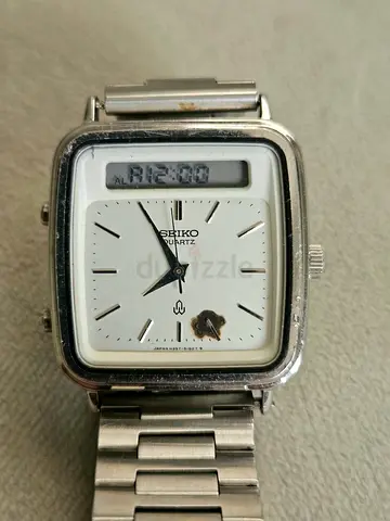 Seiko vintage square quartz men's watch with metal bracelet - needs minor repair