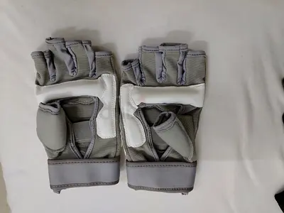 New gloves for taekwondo sport