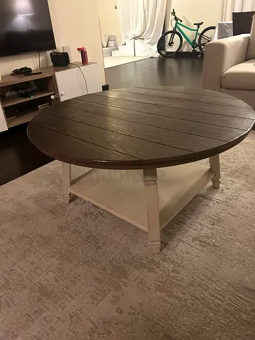 United Furniture Round Coffee Table Set - 3 Pieces - Farmhouse Style -Was 2800 Now 850