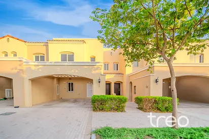 Single-Row | Lanscapped | Well Maintained
