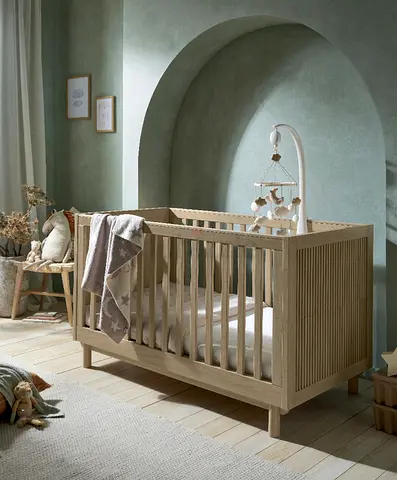 Mamas & Papas 2-in-1 Baby Bed – Excellent Condition