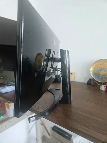 34-inch Samsung LED Monitor with Stand - Good Condition