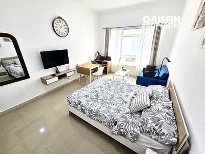 Studio | Upgraded | Furnished | Vacant