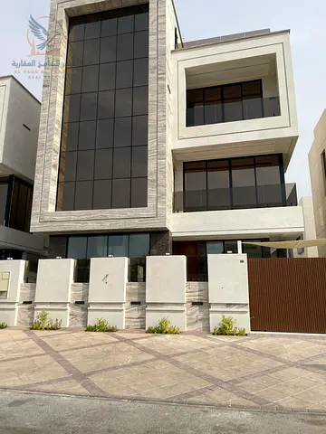 Luxury Villa 5 Master Bedrooms 3 Lounges Majlis Private Pool Elevator Rooftop Park View