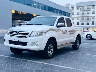 Toyota Hilux // 4 WD Drive ///power window // Gcc space // Good conditions