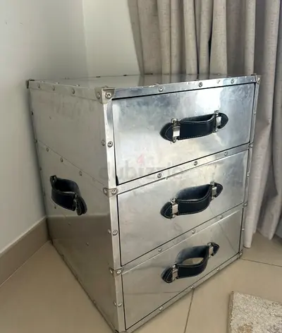 Industrial-style metal 3-drawer bedside cabinet with leather handles