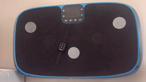 Lifepro 4D Vibration Plate with Resistance Bands and Remote - Excellent Condition
