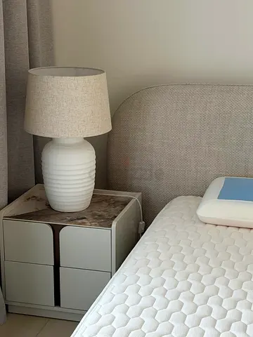 Bed with 200x180 cm mattress