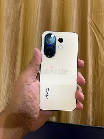 Vivo x200FE 512GB. smartphone (good condition) - gold back, dual camera