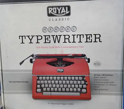 Royal Classic Manual Typewriter
