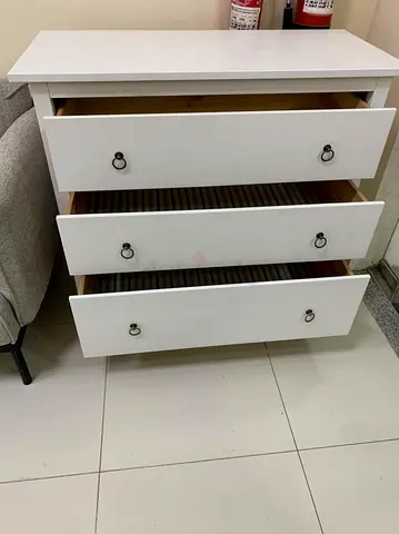 White 3-Drawer Chest/Dresser in Good Condition