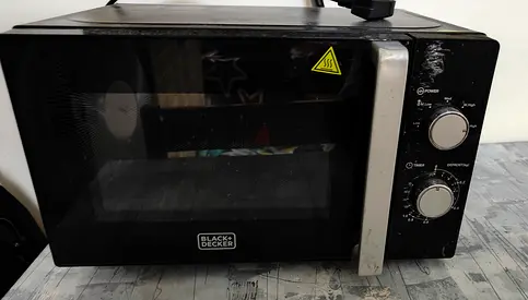 Black+Decker microwave