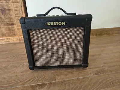 Kustom KGA10FX amplifier