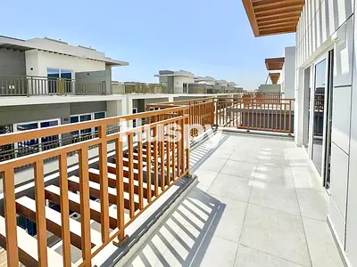 Single Row | Vacant | Corner Unit