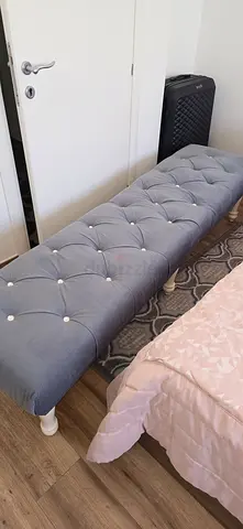 Grey tufted bench with crystal buttons as new.