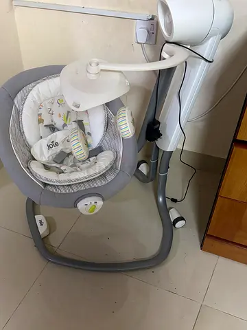 Joie baby swing in good working condition