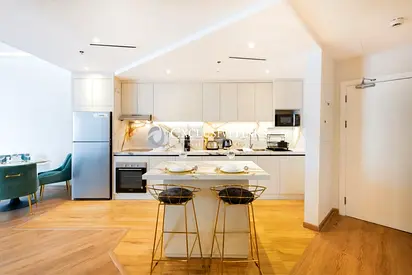 Upgraded | Fully Furnished | High Floor | VACANT