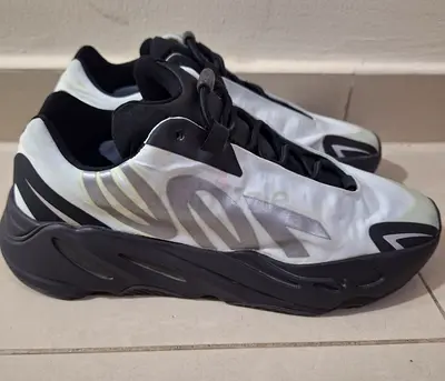 Original Yeezy Boost  700 MNVM sneakers