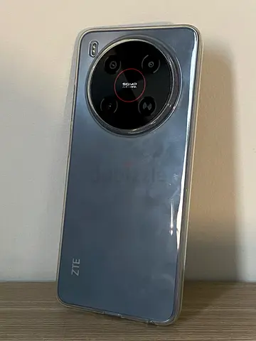 Zte v70 max with clear case - brand new (not used)