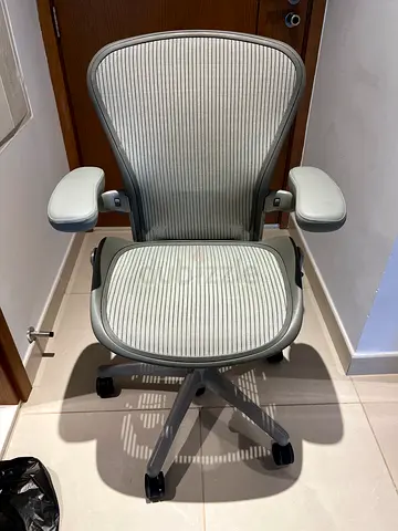 Herman miller Aeron size C fully loaded