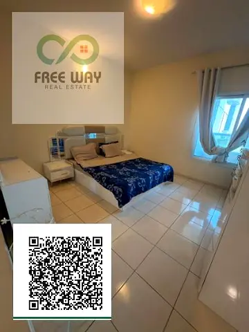 غرفة وصالة بالفرش 🛁 حمّامان 🛌 غرفة ماستر 🍽️ مطبخ 🌅 بلكونة بإطلالة على الخور 📐 المساحة: 1210 قدم مربع 🏢 المرافق والخدمات: