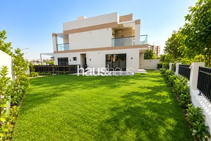 Large Corner Plot | Park Backing | Upgraded