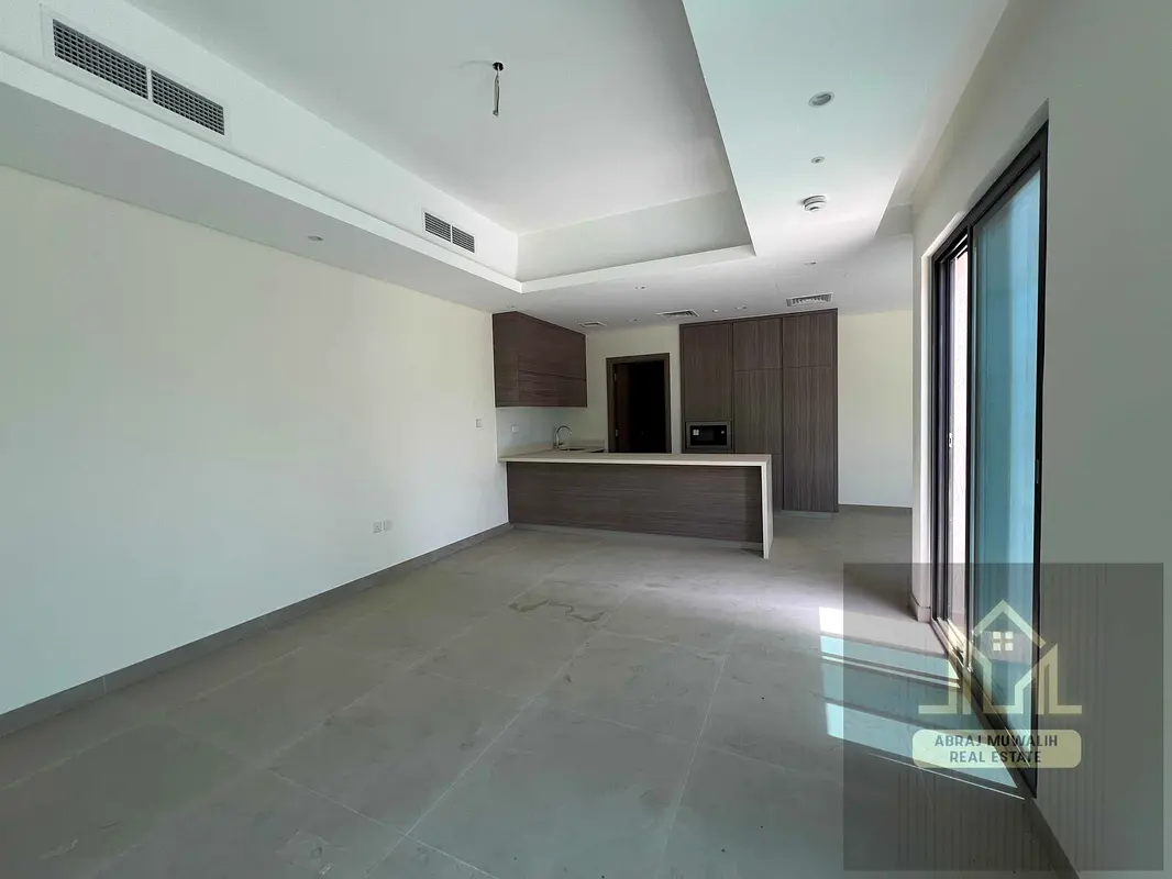 5Bedrooms Villa ready to move brand new