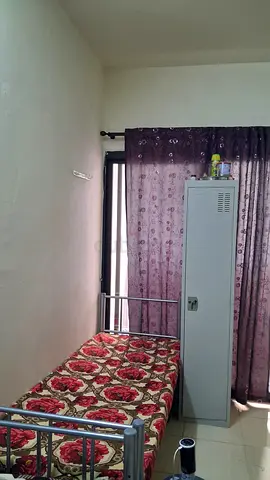 Bur dubai, Bed space for an Indian bachelor
