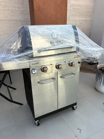 Stainless Steel 3-Burner Gas BBQ Grill on Wheels - brand new - never used