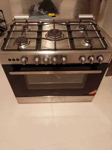 Hisense 5 Burner Gas Cooker Oven Size 90x60 CM
