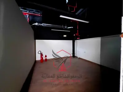 محل للإيجار في المنطقة الصناعية 4 بالشارقة | مكتب | 6 دفعات