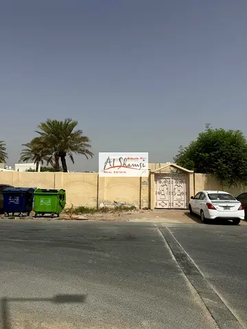 للبيع بيت عربى بالغبيبه الشارقه