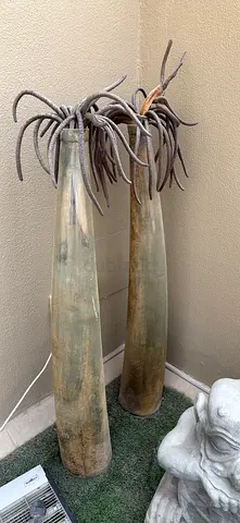 140 cm Pair of tall decorative floor vases with textured faux branches