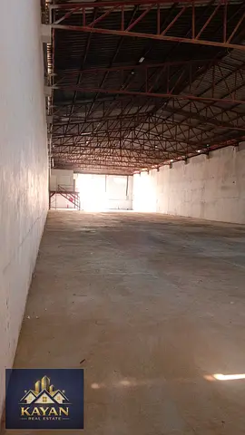 Warehouse for annual rent, 10,000 square feet in size.
