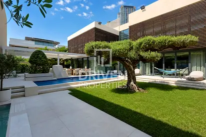 Vacant on Transfer | Vastu | Impeccable Condition
