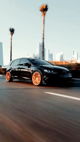 2017 Volkswagen GOLF GTI — фото 2