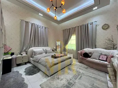 A great opportunity in Al Rawda 1 – Ajman | Next to the mosque | 6 rooms | 5,000 sq ft | Includes electricity, water, and air conditioning. Freehold o