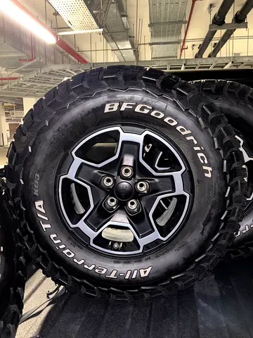 Jeep Wrangler / Gladiator 17" Wheels with BFGoodrich KO3 All-Terrain Tires (LT285/70R17), Almost New