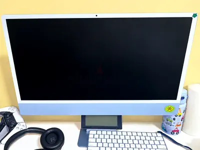 Apple iMac M3 24-inch – Mint Condition, Complete Setup