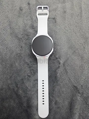 The Samsung Galaxy Watch 8 (Model SM-L330) is a Bluetooth-only smartwatch featuring a 44mm aluminum.