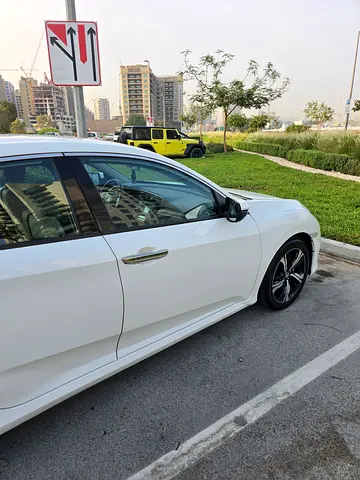 2018 Honda CIVIC — фото 2